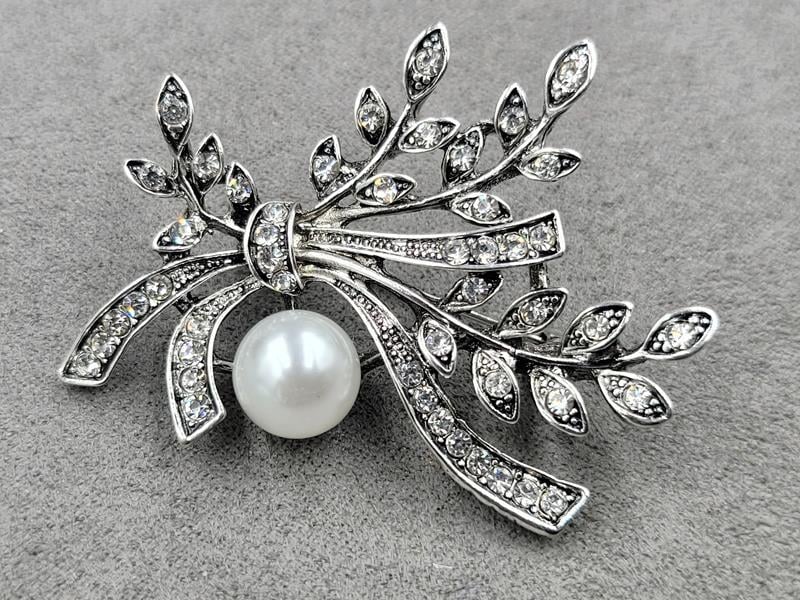 Брошка 4*5 см колір срібло