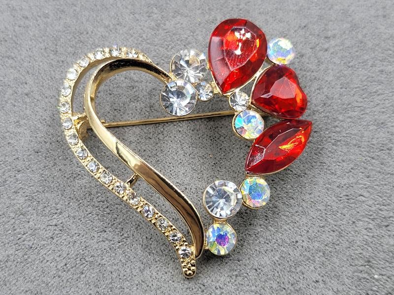 Брошка 4,5*4,5 см колір золото