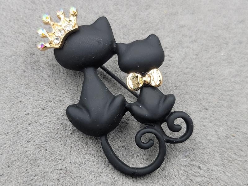 Брошка 2,5*4 см