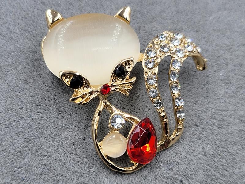 Брошка 3,5*4,5 см колір золото