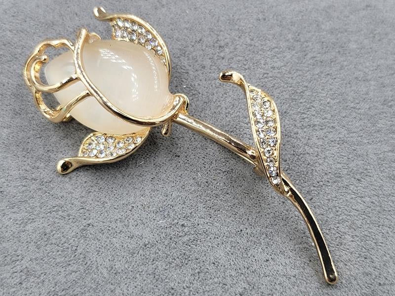 Брошка 3*7,5 см колір золото