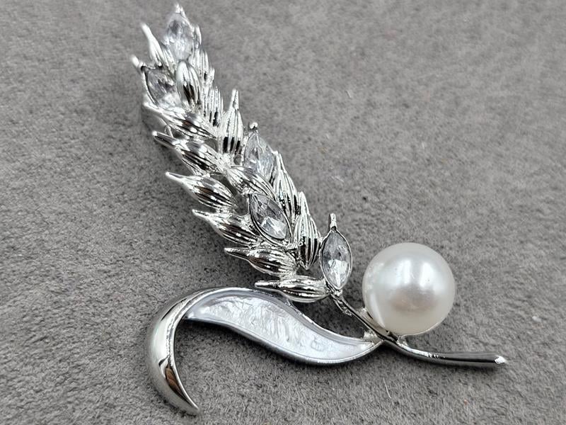 Брошка 3*5,5 см колір срібло