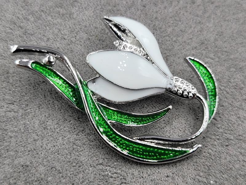 Брошка 2,5*4,5 см колір срібло