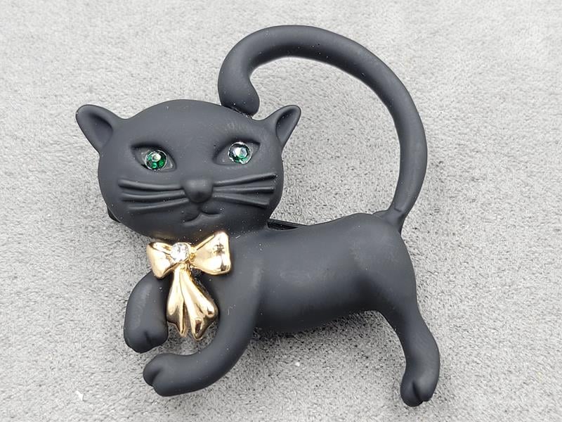 Брошка 4*5,5 см колір чорний