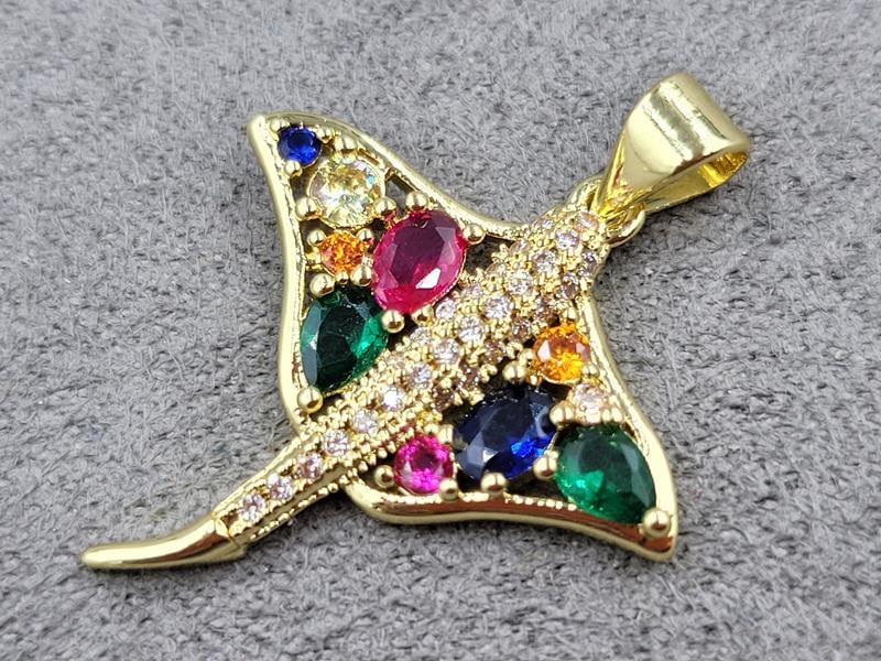 Підвіска 22*24 мм колір лимонне золото (гіпоалергений сплав)