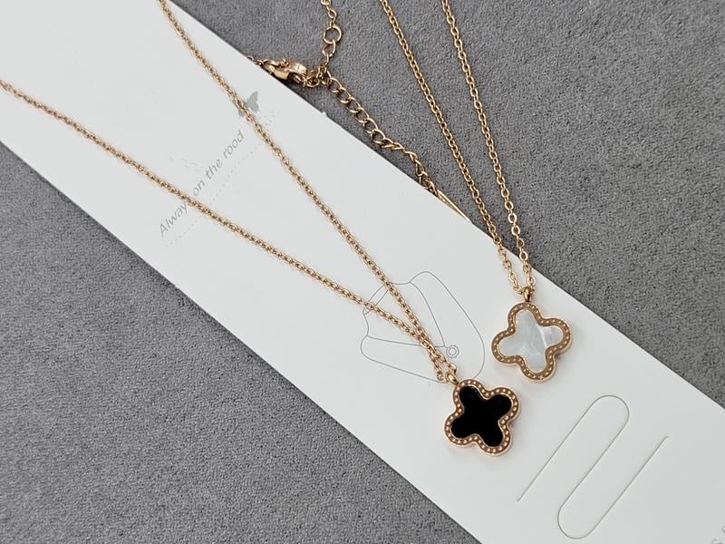 Кулон двобічний чорний+білий 13 мм на ланцюжку 41+5 см нержавіюча сталь