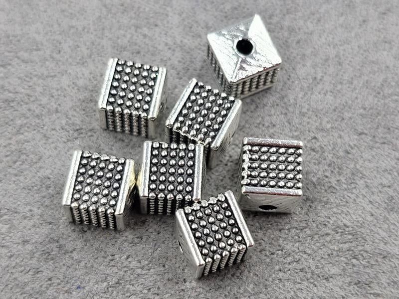 Бусина 6 мм 18 шт металічна