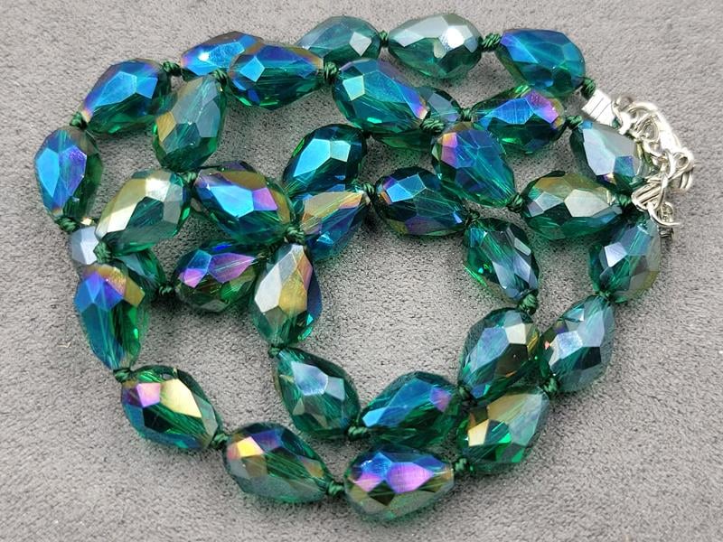 Намисто зі скла 8*12 мм довжина 45+5 см бірюзовий з переливом