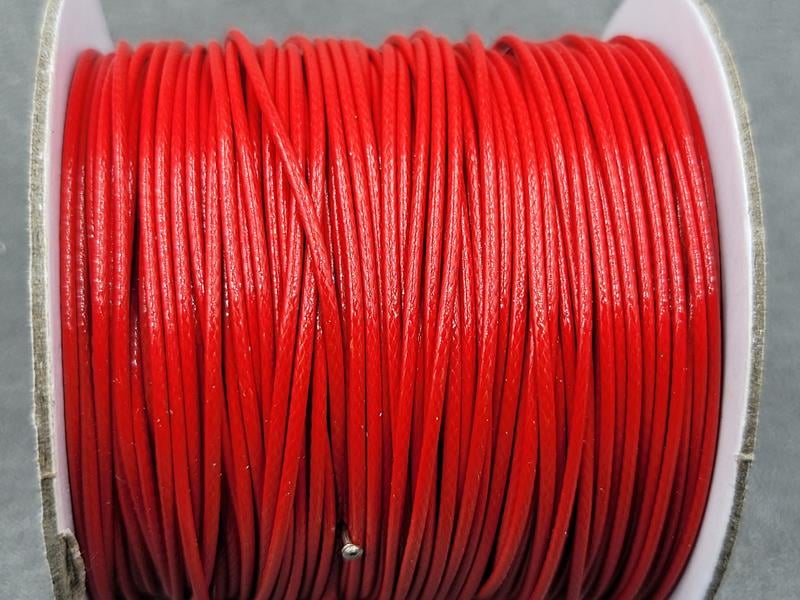 Шнур вощений 1 мм 100 ярдів червоний