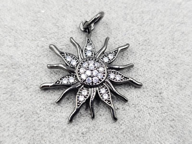 Підвіска 19 мм колір чорний з білими стразами (гіпоалергений сплав)