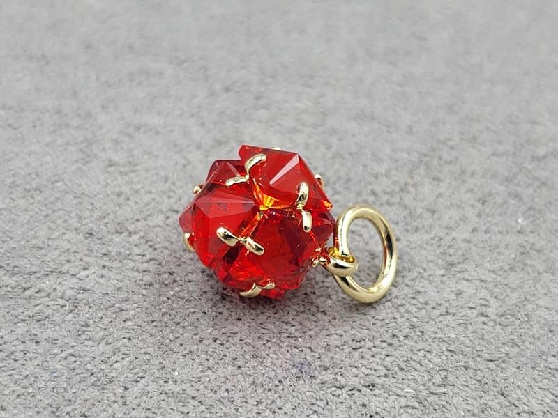 Підвіска 9 мм колір лимонне золото з червоними стразами (гіпоалергений сплав)