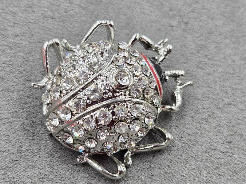 Брошка 40*37 мм