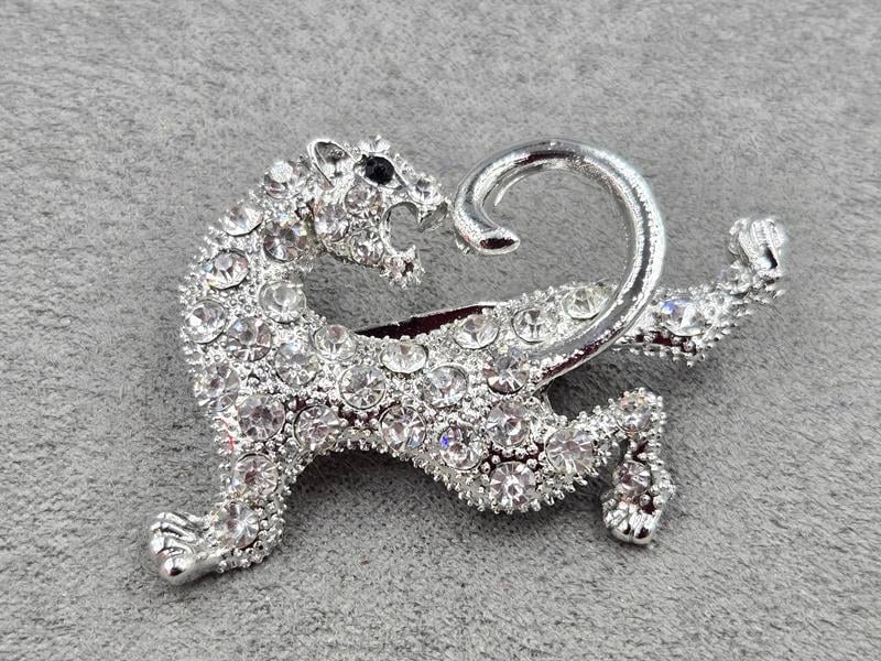 Брошка 28*42 мм