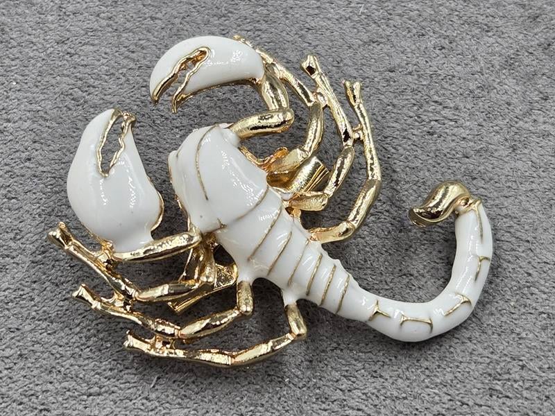 Брошка 34*37 мм