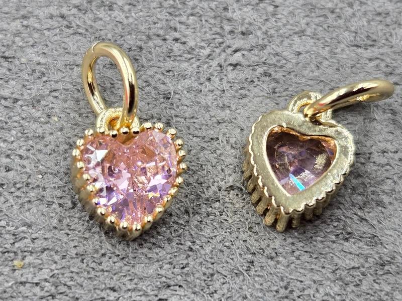 Підвіска 7*9 мм з рожевим стразом колір золото (гіпоалергений сплав)