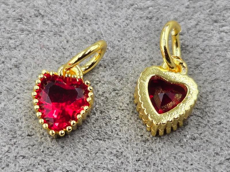 Підвіска 7*9 мм з червоним стразом колір лимонне золото (гіпоалергений сплав)