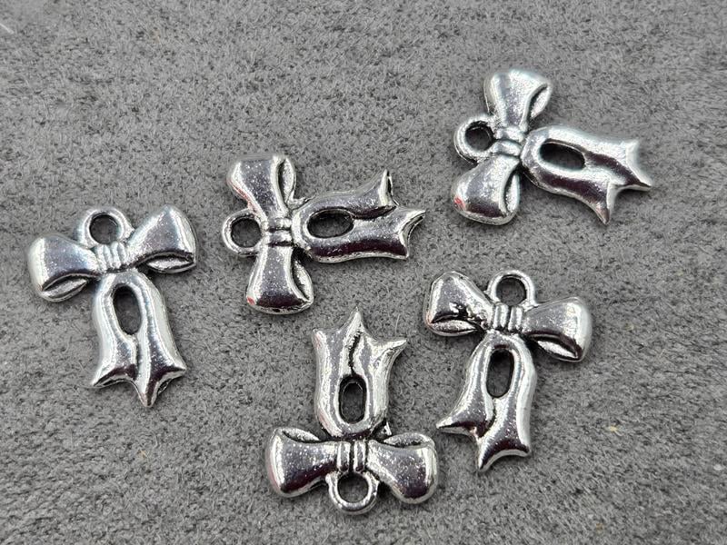 Підвіски 13*15 мм 28 шт металічні