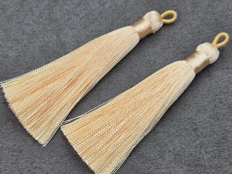 Китиці 8 см 2 штуки молочні