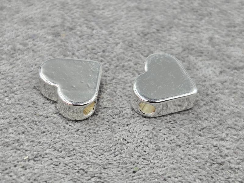 Бусина серце 8 мм колір срібло з поперечним отвором ( гіпоалергений сплав)