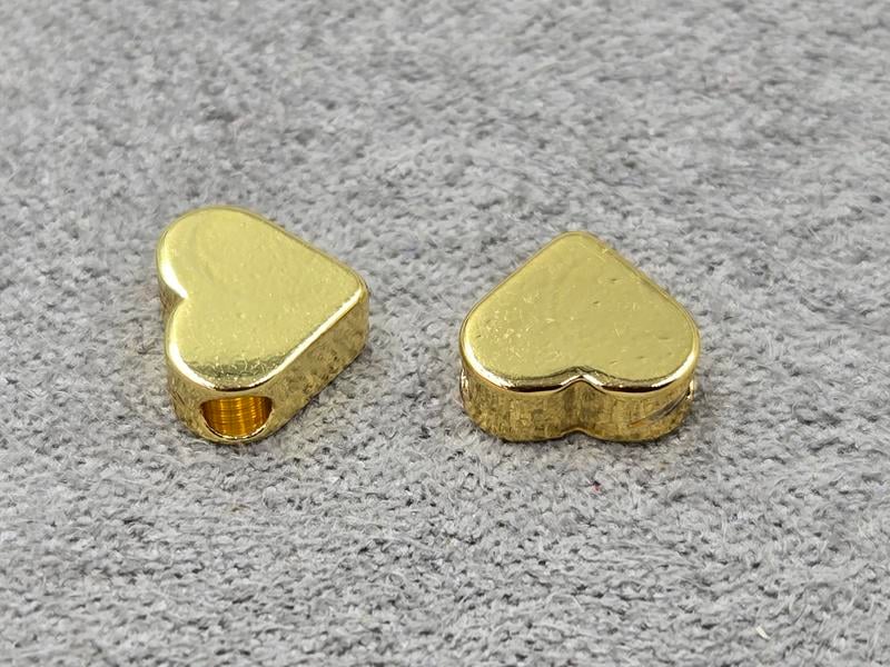 Бусина серце 8 мм колір лимонне золото з поперечним отвором ( гіпоалергений сплав)