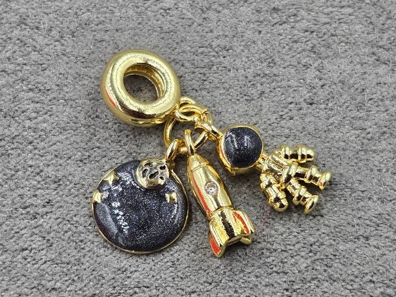 Підвіска космонавт висота 15 мм з бейлом 8*2,7 мм колір лимонне золото (гіпоалергений сплав)