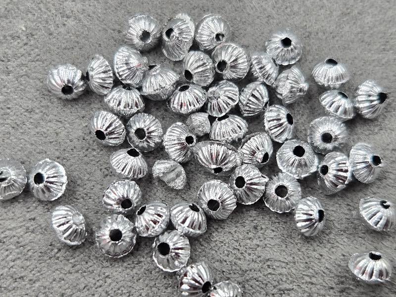 Бусина 5*3 мм 450 шт пластикова