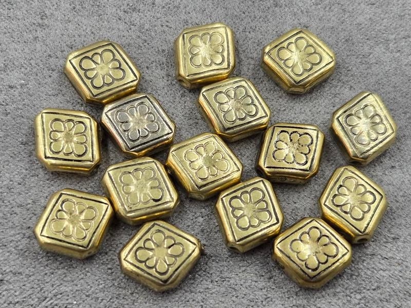 Бусина 10*12 мм  пластикова 50 шт