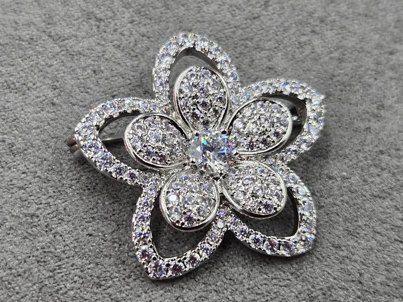 Брошка Xuping 30 мм колір срібло (мед. сплав)