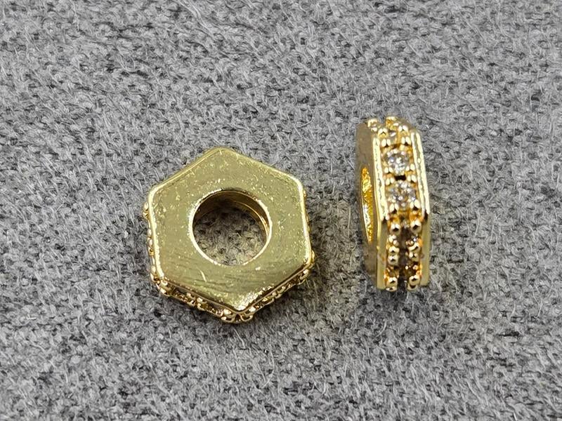 Рондель 8*2 мм колір лимонне золото з білими стразами (гіпоалергений сплав)