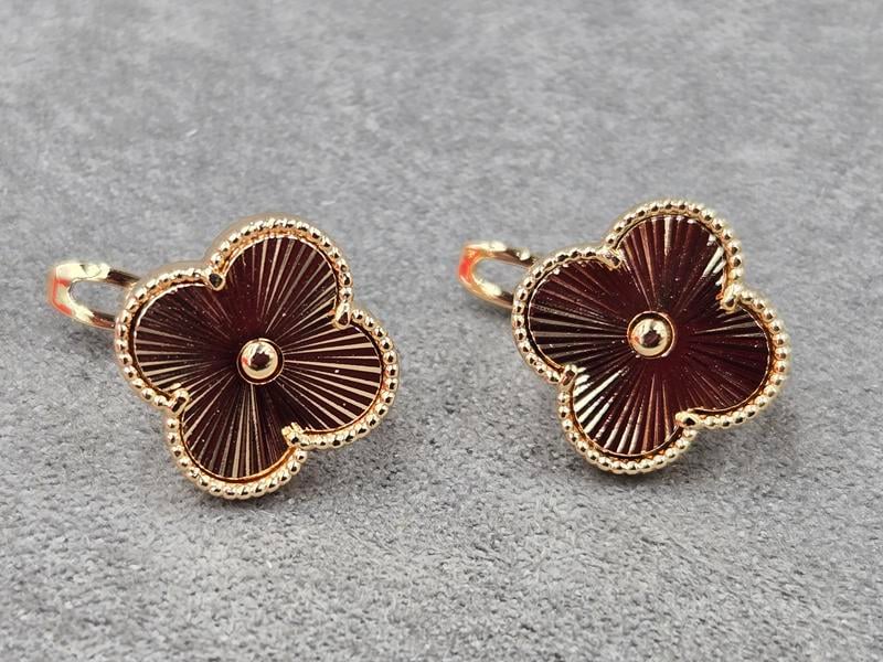 Сережки конюшина 15 мм колір золото (мед. сплав)