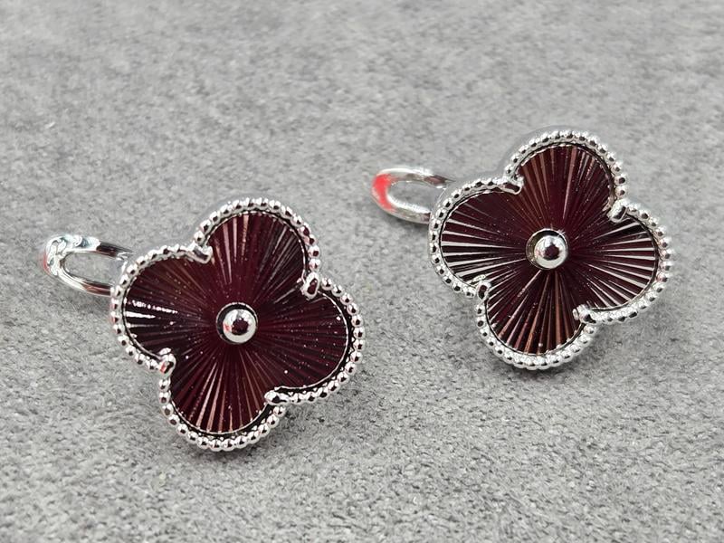 Сережки конюшина 15 мм колір сталь (мед. сплав)