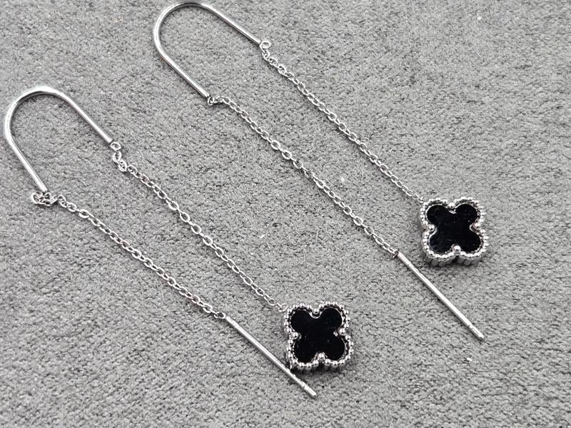 Сережки протяжки конюшина 9 мм висота 5,5 см нержавеющая сталь