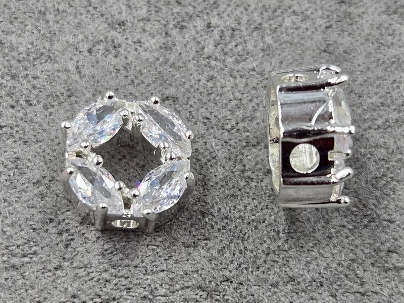 Бусина 10 мм з білими стразами колір срібло  (гіпоалергений сплав)