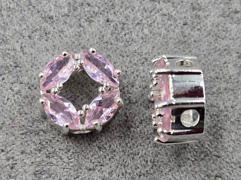 Бусина 10 мм з рожевими стразами колір срібло  (гіпоалергений сплав)