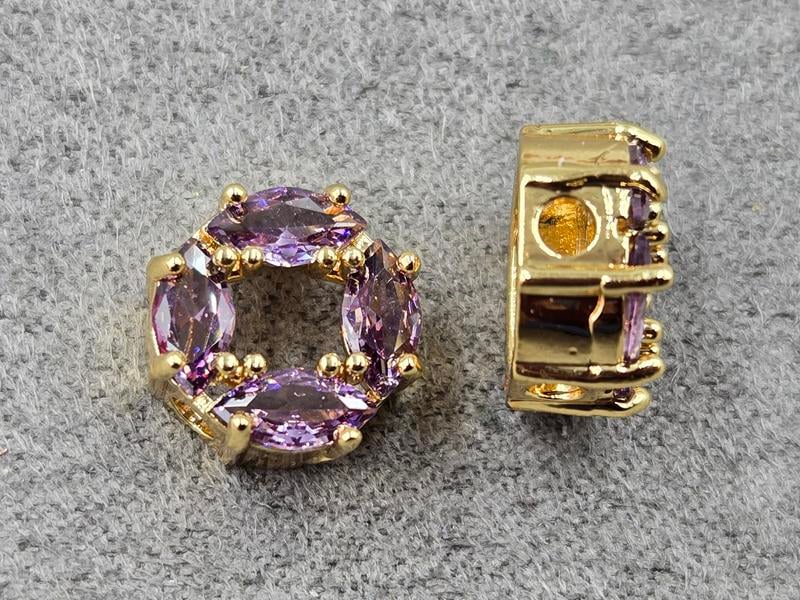 Бусина 10 мм з аметистовими стразами колір золото (гіпоалергений сплав)