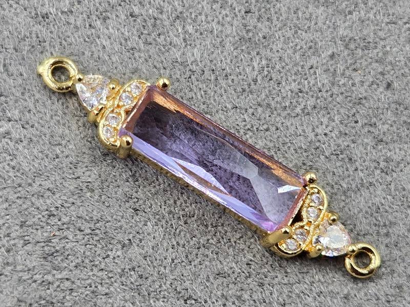 Конектор 7*32 мм з бузковим стразом колір золото (гіпоалергений сплав)