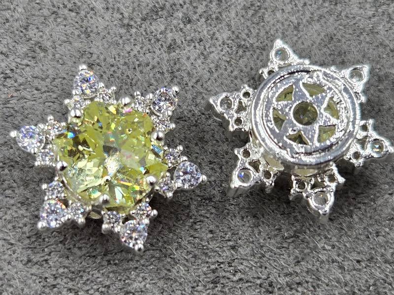 Бусина 14 мм з салатовим стразом колір срібло  (гіпоалергений сплав)