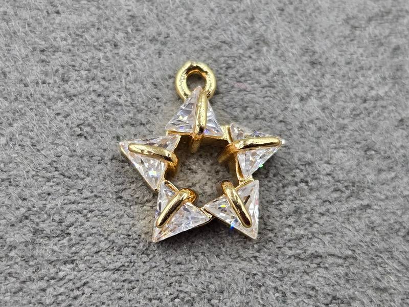 Підвіска 12*14 мм з білими стразами колір золото (гіпоалергений сплав)