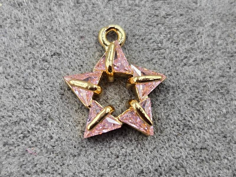 Підвіска 12*14 мм з рожевими стразами колір золото (гіпоалергений сплав)