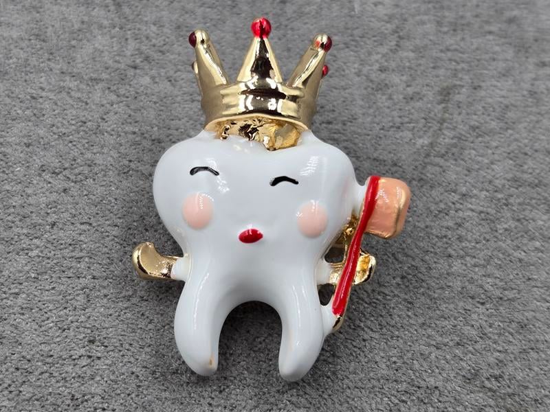 Брошка *зуб* 24*32 мм