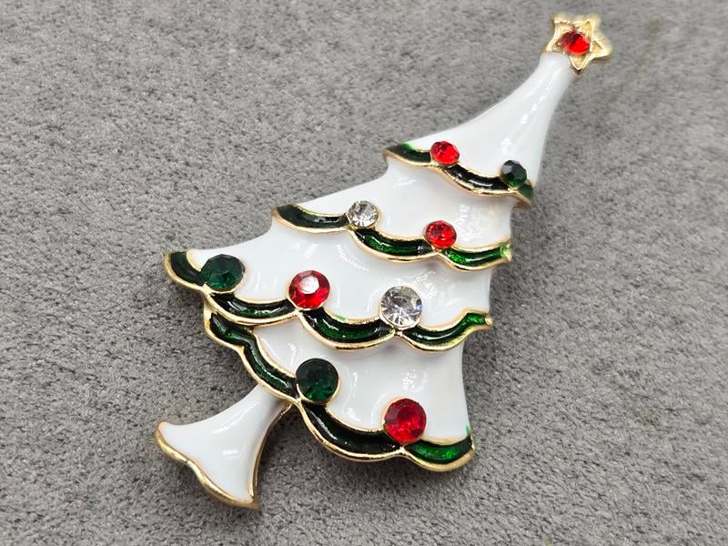 Брошка *ялинка* 28*48 мм біла