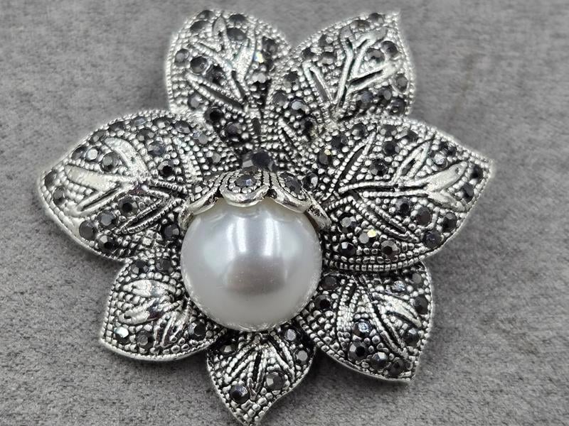 Брошка 47*46 мм під крапельне срібло