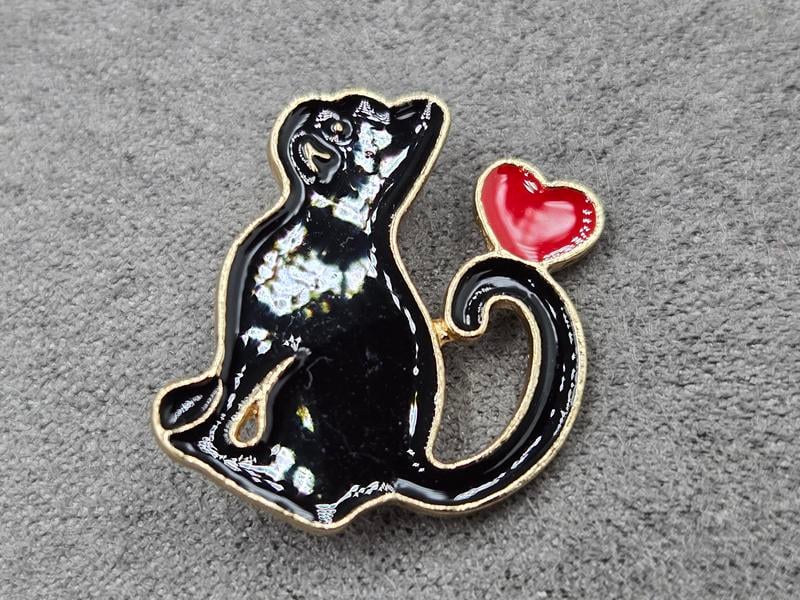 Брошка 20*25 мм чорна в золоті