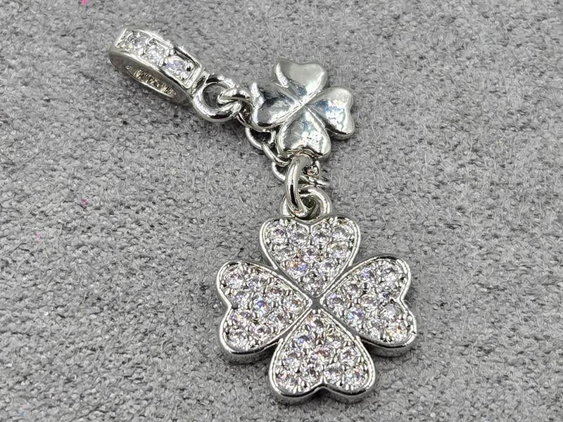 Рондель 2*6*8 мм отв. 3*2 мм з підвісками конюшина 12 мм + 7 мм (гіпоалергений сплав)