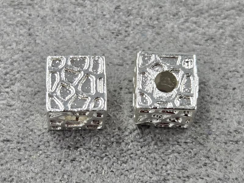 Бусина кубік 6 мм колір срібло (гіпоалергений сплав)