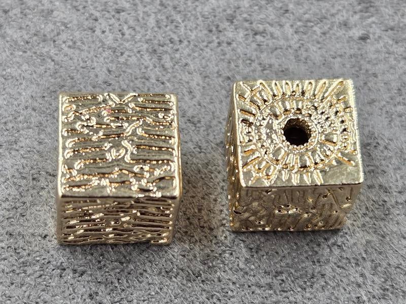 Бусина кубік 9*10 мм колір золото (гіпоалергений сплав)