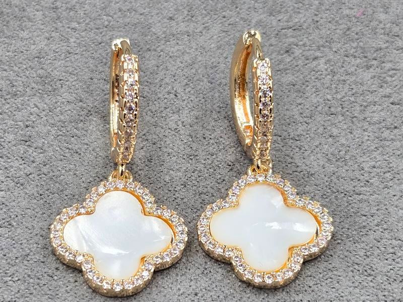 Сережки конюшина 16 мм висота 32 мм колір золото (мед. сплав)