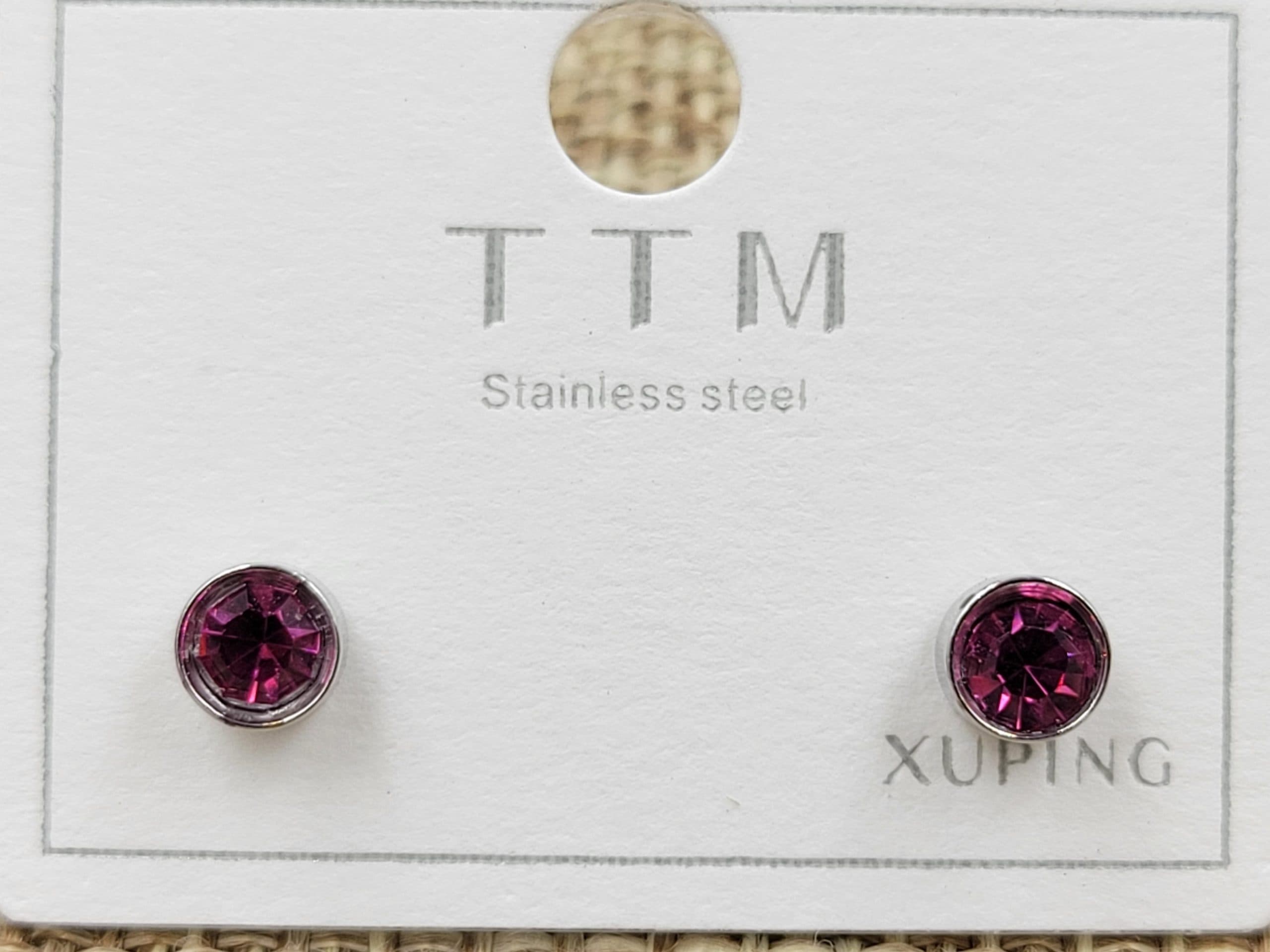 Гвоздики ТТМ Xuping з малиновим фіанітом 5 мм родий