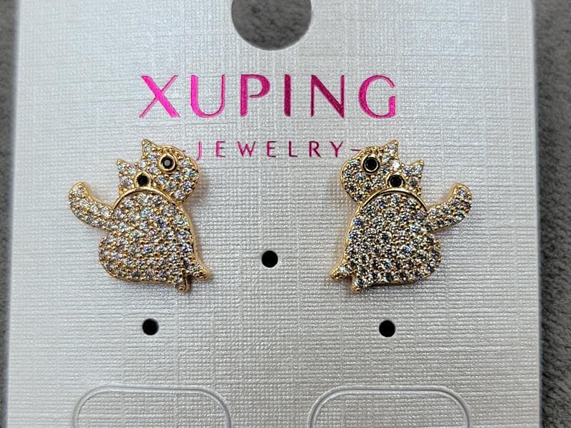 Гвоздики *кошечки* Xuping 11*12 мм позолота 18к