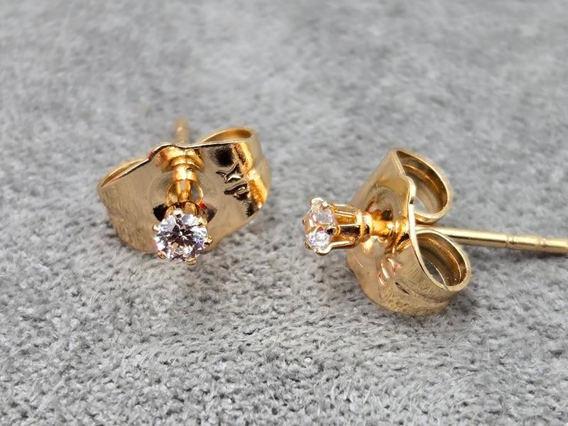 Гвоздики Xuping 2 мм колір 18к